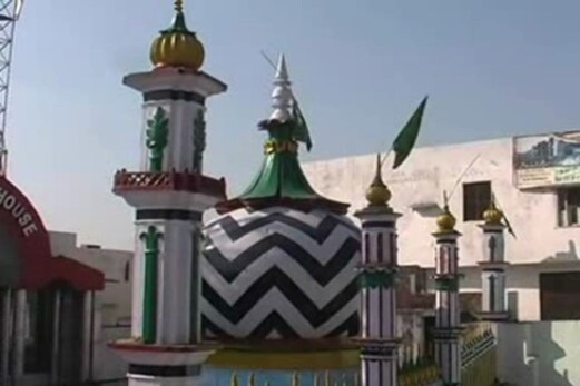 تین طلاق پردرگاہ اعلیٰ حضرت نے ظاہر کی ناراضگی، مسلم پرسنل لاء بورڈ اورخواتین پرسنل لا بورڈ آمنے سامنے تین طلاق پردرگاہ اعلیٰ حضرت نے ظاہر کی ناراضگی، مسلم پرسنل لاء بورڈ اورخواتین پرسنل لا بورڈ آمنے سامنے