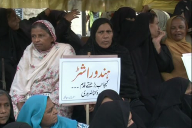 ملی کونسل کے سکریٹری مولاناعبدالوہاب خلجی نے مشاورتی میٹنگ میں مرکزی حکومت پر دروغ گوئی کا الزام عائد کیا اور حکومت کے اقدامات کی سخت مخالفت کا اعلان کیا۔ ملی کونسل کے سکریٹری مولاناعبدالوہاب خلجی نے مشاورتی میٹنگ میں مرکزی حکومت پر دروغ گوئی کا الزام عائد کیا اور حکومت کے اقدامات کی سخت مخالفت کا اعلان کیا۔