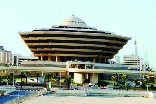 سعودی عرب میں شاہی خاندان کے ایک قاتل رکن کا سر قلم کرنے کا غیرمعمولی واقعہ سعودی عرب میں شاہی خاندان کے ایک قاتل رکن کا سر قلم کرنے کا غیرمعمولی واقعہ