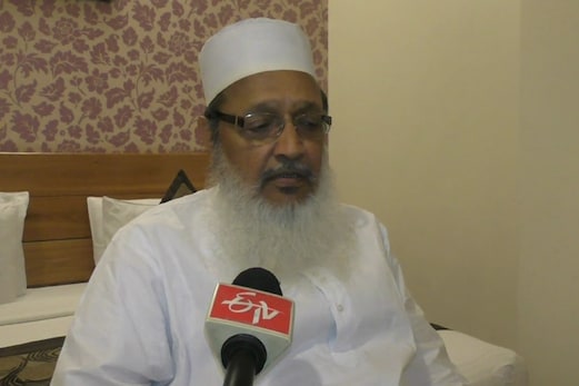 تین طلاق کا دروپدی کے چیر ہرن سے موازنہ پر یوگی کی شدید تنقید ، مولانا ولی رحمانی نے کہا : چیزوں کو صرف ایک چشمہ سے ہی دیکھتے ہیں یوگی تین طلاق کا دروپدی کے چیر ہرن سے موازنہ پر یوگی کی شدید تنقید ، مولانا ولی رحمانی نے کہا : چیزوں کو صرف ایک چشمہ سے ہی دیکھتے ہیں یوگی