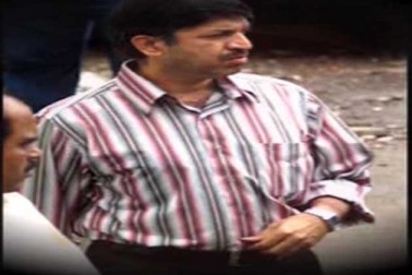 وجے سالسكر: وجے سالسکر ممبئی پولیس میں تعینات ایک سینئر پولیس انسپکٹر اور انکاؤنٹر اسپیشلسٹ تھے۔ انہیں مختلف تصادموں میں 75-80 مجرموں کو مار گرانے کا کریڈٹ دیا جاتا ہے۔ وجے سالسكر: وجے سالسکر ممبئی پولیس میں تعینات ایک سینئر پولیس انسپکٹر اور انکاؤنٹر اسپیشلسٹ تھے۔ انہیں مختلف تصادموں میں 75-80 مجرموں کو مار گرانے کا کریڈٹ دیا جاتا ہے۔