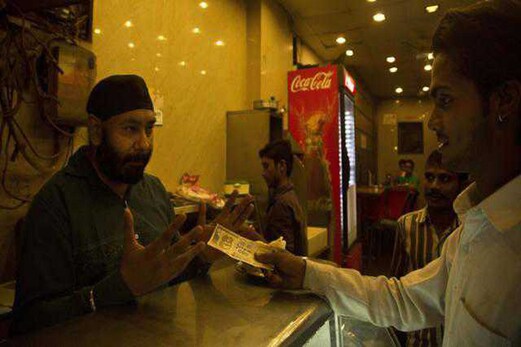 پانچ سو اور ایک ہزار روپے کے نوٹ بند کرنے کے فیصلہ پر ملک بھر میں ملا جلا ردعمل پانچ سو اور ایک ہزار روپے کے نوٹ بند کرنے کے فیصلہ پر ملک بھر میں ملا جلا ردعمل