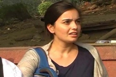 گجرات سے آئی سمیتا کا کہنا تھا کہ اگر کوئی تبدیلی کرنی تھی، تو اس کی پہلے سے اطلاع دیتے۔ ہم اتنی دور سے پروگرام بنا کر گھومنے آئے ہیں، اب ہم کیا کریں۔ گجرات سے آئی سمیتا کا کہنا تھا کہ اگر کوئی تبدیلی کرنی تھی، تو اس کی پہلے سے اطلاع دیتے۔ ہم اتنی دور سے پروگرام بنا کر گھومنے آئے ہیں، اب ہم کیا کریں۔