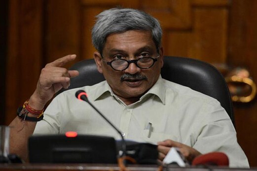 وزیر دفاع منوہر پاریکر کا منتازع تبصرہ ، تنقید کرنے والوں کو دی یہ نصیحت وزیر دفاع منوہر پاریکر کا منتازع تبصرہ ، تنقید کرنے والوں کو دی یہ نصیحت