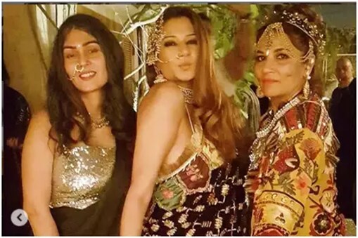 پاکستانی سپر ماڈل کی پارٹی میں نظر آئے " امیتابھ " اور " ایشوریہ " !، سوشل میڈیا پر اڑ رہا ہے جم کر مذاق