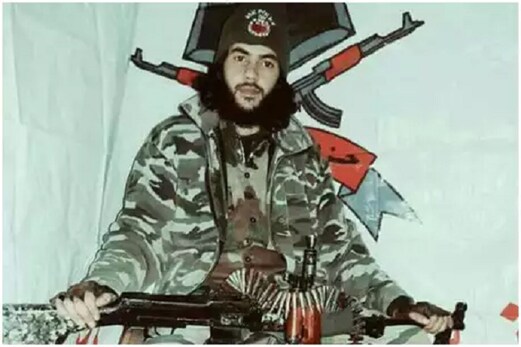جموں۔کشمیر:سکیورٹی فورسز کے ساتھ انکاؤنٹر میں پھنسا حزب المجاہدین کا کمانڈر حماد خان جموں۔کشمیر:سکیورٹی فورسز کے ساتھ انکاؤنٹر میں پھنسا حزب المجاہدین کا کمانڈر حماد خان