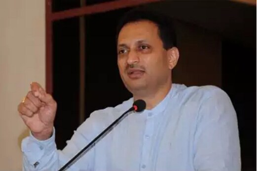 جو ہاتھ ہندو لڑکی کو چھوئے وہ بچنا نہیں چاہئے: مرکزی وزیر ہیگڑے جو ہاتھ ہندو لڑکی کو چھوئے وہ بچنا نہیں چاہئے: مرکزی وزیر ہیگڑے