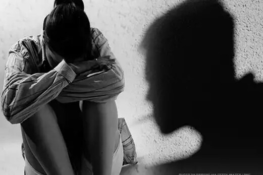 امتحان میں پاس کرانے کے نام پر طالبات کے ساتھ جسمانی تعلقات ، پرنسپل تک پہنچا ویڈیو امتحان میں پاس کرانے کے نام پر طالبات کے ساتھ جسمانی تعلقات ، پرنسپل تک پہنچا ویڈیو