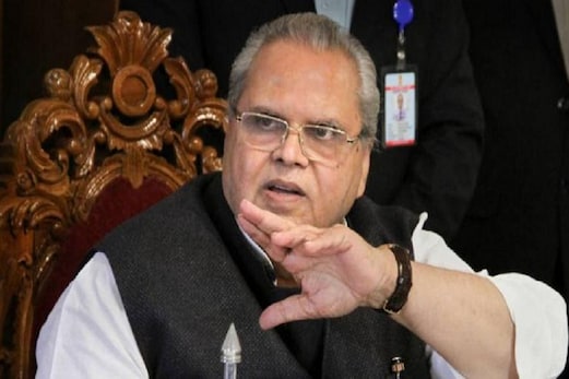 جموں۔کشمیر کے گورنر ستیہ پال ملک بولے: حریت کو مجھے باہری شخص نہیں سمجھنا چاہئے جموں۔کشمیر کے گورنر ستیہ پال ملک بولے: حریت کو مجھے باہری شخص نہیں سمجھنا چاہئے