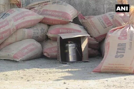 منی پور کے امپھال کے کانچی پور میں ایک اسکول کے باہر آئی ای ڈی بم ملا ہے