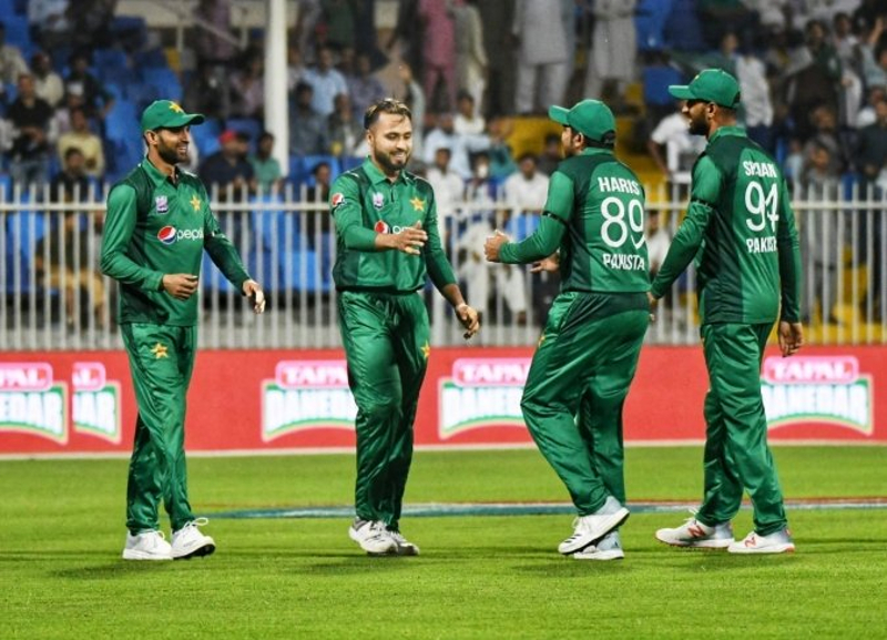پاکستان کے دو بڑے کھلاڑیوں کے آوٹ آف فارم اور ایک کے زخمی ہونے سے ٹیم انتظامیہ اور سلیکٹر کی ٹینشن بڑھ گئی ہے۔ ہم شعیب ملک ، محمد حفیظ اور تیز گیند باز محمد عامر کی بات کررہے ہیں ۔ ( فوٹو : پی سی بی ٹویٹر)۔ پاکستان کے دو بڑے کھلاڑیوں کے آوٹ آف فارم اور ایک کے زخمی ہونے سے ٹیم انتظامیہ اور سلیکٹر کی ٹینشن بڑھ گئی ہے۔ ہم شعیب ملک ، محمد حفیظ اور تیز گیند باز محمد عامر کی بات کررہے ہیں ۔ ( فوٹو : پی سی بی ٹویٹر)۔