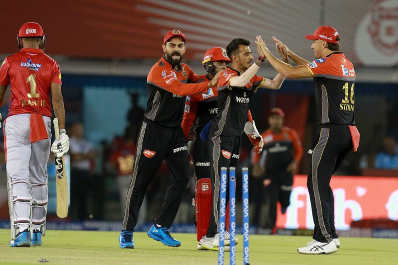 سچ کہا جائے تو پنجاب کی ٹیم اس میچ میں مزید بڑا اسکور بناسکتی تھی ، لیکن وہ ایک دو نہیں بلکہ تین "حادثے "کا شکار ہوگئی ۔ ایسا آئی پی ایل میں پہلی مرتبہ دیکھنے کو ملا ہے۔ (فوٹو کریڈٹ : آئی پی ایل ٹی 20 ڈاٹ کام )۔ سچ کہا جائے تو پنجاب کی ٹیم اس میچ میں مزید بڑا اسکور بناسکتی تھی ، لیکن وہ ایک دو نہیں بلکہ تین "حادثے "کا شکار ہوگئی ۔ ایسا آئی پی ایل میں پہلی مرتبہ دیکھنے کو ملا ہے۔ (فوٹو کریڈٹ : آئی پی ایل ٹی 20 ڈاٹ کام )۔