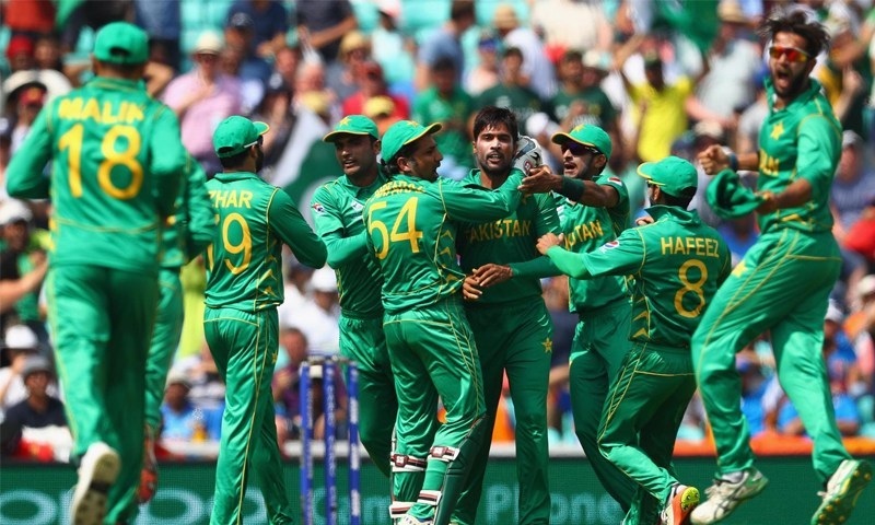 پاکستان کے بڑے کھلاڑی وسیم اکرم نے اے ایف پی سے بات چیت کرتے ہوئے کہا کہ ورلڈ کپ جیسے بڑے ایونٹ میں ہم محمد عامر کو چھوڑ نہیں سکتے ہیں ۔ انگلش حالات کو دیکھتے ہوئے عالمی کپ کیلئے میری پہلی پسند عامر ہی ہیں ۔ پاکستان کے بڑے کھلاڑی وسیم اکرم نے اے ایف پی سے بات چیت کرتے ہوئے کہا کہ ورلڈ کپ جیسے بڑے ایونٹ میں ہم محمد عامر کو چھوڑ نہیں سکتے ہیں ۔ انگلش حالات کو دیکھتے ہوئے عالمی کپ کیلئے میری پہلی پسند عامر ہی ہیں ۔