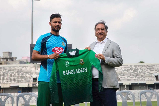 حال ہی میں بنگلہ دیش نے ورلڈ کپ کے لئے اپنی ٹیم کا اعلان کیا تھا۔ لیکن اس کے بعد سے ملک میں ایک نیا تنازعہ شروع ہو گیا۔ حال ہی میں بنگلہ دیش نے ورلڈ کپ کے لئے اپنی ٹیم کا اعلان کیا تھا۔ لیکن اس کے بعد سے ملک میں ایک نیا تنازعہ شروع ہو گیا۔