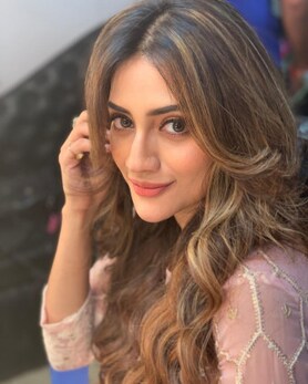لاک ڈاون کے درمیان نصرت جہاں نے اپنے ڈانس سے ٹک ٹاک پر مچایا دھمال، آپ بھی دیکھیں وائرل ویڈیو لاک ڈاون کے درمیان نصرت جہاں نے اپنے ڈانس سے ٹک ٹاک پر مچایا دھمال، آپ بھی دیکھیں وائرل ویڈیو