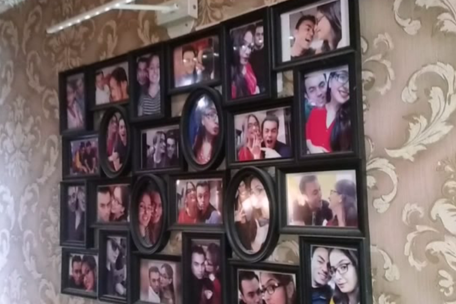 آئی آئی ٹی روڑکی سے بی ٹیک کر کے کانپور میں کوچنگ چلانے والے شہوان ( 42 ) کو اپنی ہی ایک طالبہ نمرہ خان ( 22 ) سے محبت ہوگئی تھی اور آخر میں دونوں نے شادی بھی کرلی ۔ آئی آئی ٹی روڑکی سے بی ٹیک کر کے کانپور میں کوچنگ چلانے والے شہوان ( 42 ) کو اپنی ہی ایک طالبہ نمرہ خان ( 22 ) سے محبت ہوگئی تھی اور آخر میں دونوں نے شادی بھی کرلی ۔
