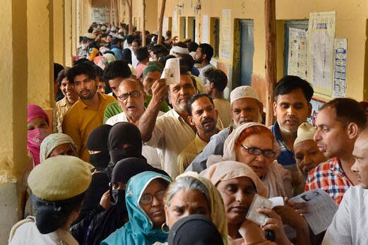 لوک سبھا الیکشن 2019: چھٹےمرحلےکے لئے ووٹنگ ختم، 8 بجےتک 63.03 فیصد ووٹنگ لوک سبھا الیکشن 2019: چھٹےمرحلےکے لئے ووٹنگ ختم، 8 بجےتک 63.03 فیصد ووٹنگ