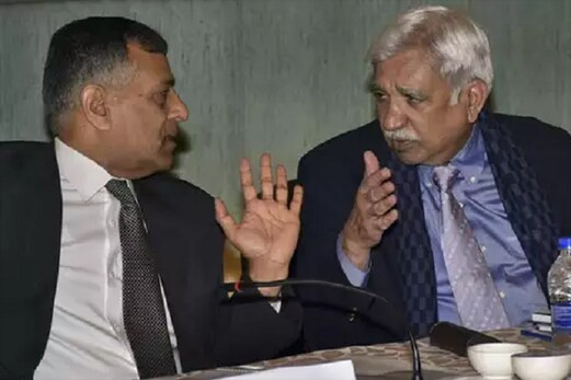 انتخابی ضابطہ اخلاق پرالیکشن کمیشن میں اختلافات نمایاں، لواسا کےمطالبےکوچیف الیکشن کمشنرنے کردیا مسترد انتخابی ضابطہ اخلاق پرالیکشن کمیشن میں اختلافات نمایاں، لواسا کےمطالبےکوچیف الیکشن کمشنرنے کردیا مسترد