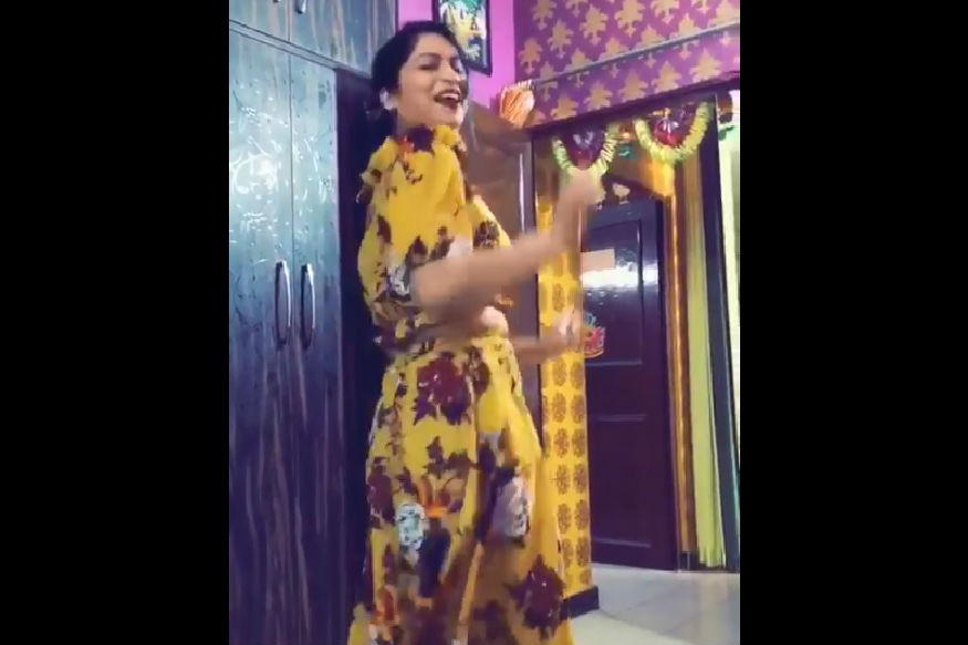 اس کے سوال میں رینا نے بتایا کہ اس کے پیچھے وہاں کے لوگوں میں ووٹنگ کے تئیں بیداری تھی ۔ اسی وجہ سے وہاں ووٹوں کی تعداد بڑھی ۔ اس کے سوال میں رینا نے بتایا کہ اس کے پیچھے وہاں کے لوگوں میں ووٹنگ کے تئیں بیداری تھی ۔ اسی وجہ سے وہاں ووٹوں کی تعداد بڑھی ۔