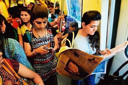 دہلی میں خواتین اب مفت میں کرسکیں گی میٹرو - بسوں میں سفر، کیجریوال حکومت کا اعلان دہلی میں خواتین اب مفت میں کرسکیں گی میٹرو - بسوں میں سفر، کیجریوال حکومت کا اعلان