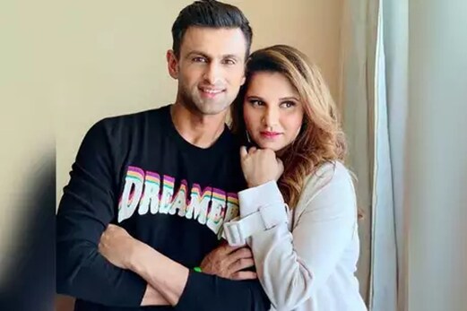 ورلڈ کپ 2019 : پاکستان کی جیت پر ثانیہ مرزا نے کیا ایسا ٹویٹ ، شوہر شعیب ملک جم کر ہوگئے ٹرول ورلڈ کپ 2019 : پاکستان کی جیت پر ثانیہ مرزا نے کیا ایسا ٹویٹ ، شوہر شعیب ملک جم کر ہوگئے ٹرول
