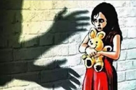 انتہائی شرمناک: 9 سال کی بچی کے ساتھ 4 لوگوں نے کیا یہ گھنونا کام، کانپ اٹھیں گے آپ انتہائی شرمناک: 9 سال کی بچی کے ساتھ 4 لوگوں نے کیا یہ گھنونا کام، کانپ اٹھیں گے آپ