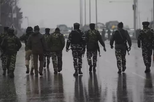 کشمیر میں یوم آزادی پر مودی حکومت کا ہے یہ منصوبہ، اس لئے بڑھائے گئے فوجی کشمیر میں یوم آزادی پر مودی حکومت کا ہے یہ منصوبہ، اس لئے بڑھائے گئے فوجی