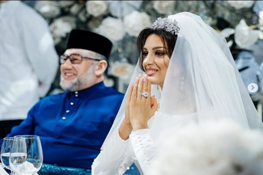  وہیں روسی میڈیا نے اوکسانا کی دوست کے حوالے سے لکھا ہے کہ سلطان کی جانب سے ہی طلاق کا قدم اٹھایا گیا ہے جبکہ ان کی بیوی اس کے خلاف ہے۔