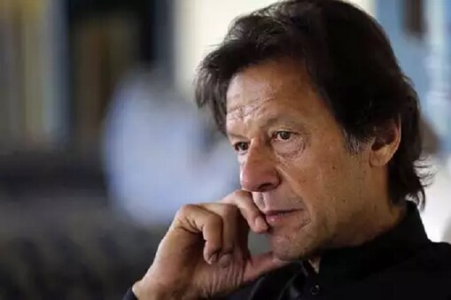 پاکستان کے وزیر اعظم عمران خان ۔ فائل فوٹو