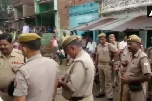 اترپردیش: جے شری رام نہ کہنے پر16 سالہ مسلم نوجوان کو زندہ جلایا گیا، پولیس بولی- متضاد بیان دے رہا ہے متاثرنوجوان اترپردیش: جے شری رام نہ کہنے پر16 سالہ مسلم نوجوان کو زندہ جلایا گیا، پولیس بولی- متضاد بیان دے رہا ہے متاثرنوجوان