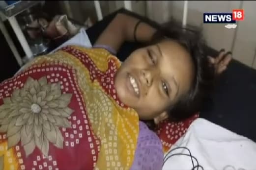 حاملہ خاتون کو نہیں ملی ایمبولینس، 5 کلو میٹر خود پیدل چل کر پہنچی اسپتال اور پھر۔۔۔ حاملہ خاتون کو نہیں ملی ایمبولینس، 5 کلو میٹر خود پیدل چل کر پہنچی اسپتال اور پھر۔۔۔