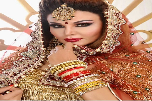 ممبئی ٹی وی کا مشہور شو بگ باس13 ان دنوں چرچامیں ہے۔ اس شوپر آئے دن بحث ہوتی رہتی ہے۔ شو میں بی بی ٹرانسپورٹ ٹاسک کے دوران شہناز گل اور شیفالی کے درمیان نوک جھونک دیکھنے کو ملی اس پر دونوں میں بحث ہوئی۔ جس میں شیفالی نے غصے میں شہناز کا موازنہ راکھی ساونت سے کردیا۔ ممبئی ٹی وی کا مشہور شو بگ باس13 ان دنوں چرچامیں ہے۔ اس شوپر آئے دن بحث ہوتی رہتی ہے۔ شو میں بی بی ٹرانسپورٹ ٹاسک کے دوران شہناز گل اور شیفالی کے درمیان نوک جھونک دیکھنے کو ملی اس پر دونوں میں بحث ہوئی۔ جس میں شیفالی نے غصے میں شہناز کا موازنہ راکھی ساونت سے کردیا۔