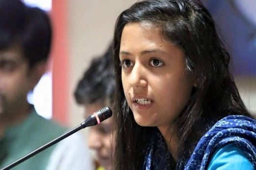 شہلا رشید نے کشمیر کی صورت حال پر پوسٹ کی تھی فرضی خبر، سپریم کورٹ میں شکایت، گرفتاری کی مانگ شہلا رشید نے کشمیر کی صورت حال پر پوسٹ کی تھی فرضی خبر، سپریم کورٹ میں شکایت، گرفتاری کی مانگ