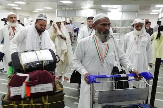 حجاج کرام کی وطن واپسی کا سلسلہ جاری :تقریباً1350حجاج کرام کی وطن واپسی حجاج کرام کی وطن واپسی کا سلسلہ جاری :تقریباً1350حجاج کرام کی وطن واپسی
