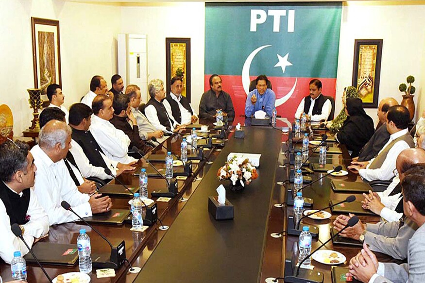 عمران حکومت کے کسی بھی اجلاس میں چائے اور بسکٹ پربھی پابندی لگادی گئی ہے