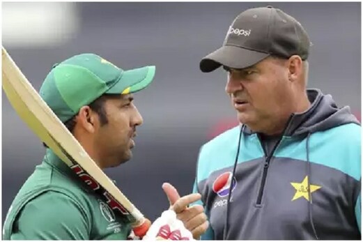 پاکستان کرکٹ ٹیم میں چل رہا تھا من مرضی کا کھیل، کپتان بے بس، کوئی دوسرا منتخب کرتا تھا پلیئنگ الیون پاکستان کرکٹ ٹیم میں چل رہا تھا من مرضی کا کھیل، کپتان بے بس، کوئی دوسرا منتخب کرتا تھا پلیئنگ الیون