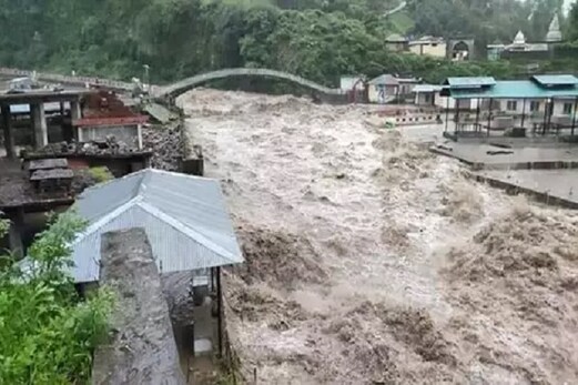 ہماچل پردیش میں بارش سے 24 گھنٹے میں 18 لوگوں کی موت ہماچل پردیش میں بارش سے 24 گھنٹے میں 18 لوگوں کی موت