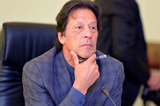 امریکہ : ایئرپورٹ پرہی شرمسارہوگئے وزیراعظم عمران خان ، اب پاکستانی شہری کررہے ہیں یہ سوال امریکہ : ایئرپورٹ پرہی شرمسارہوگئے وزیراعظم عمران خان ، اب پاکستانی شہری کررہے ہیں یہ سوال