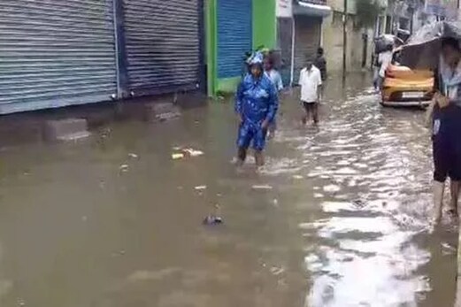 بہار میں بارش کا قہر ، وزیر اعلی نے بلائی ایمرجنسی میٹنگ ، تعلیمی ادارے بند ، لوگوں کو گھروں میں رہنے کا مشورہ بہار میں بارش کا قہر ، وزیر اعلی نے بلائی ایمرجنسی میٹنگ ، تعلیمی ادارے بند ، لوگوں کو گھروں میں رہنے کا مشورہ