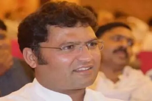 ہریانہ انتخابات سے قبل کانگریس کو جھٹکا، سابق صدر اشوک تنور نے پارٹی سے دیا استعفیٰ ہریانہ انتخابات سے قبل کانگریس کو جھٹکا، سابق صدر اشوک تنور نے پارٹی سے دیا استعفیٰ