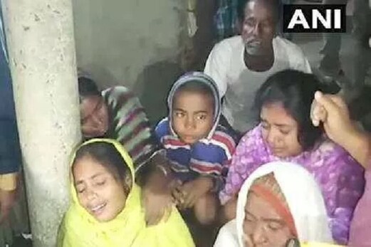 ممتا بنرجی نے کہا۔ کشمیر میں مارے گئے مزدوروں کے اہل خانہ کی مدد کی جائے گی، کیا اظہارافسوس ممتا بنرجی نے کہا۔ کشمیر میں مارے گئے مزدوروں کے اہل خانہ کی مدد کی جائے گی، کیا اظہارافسوس