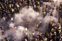 وہاٹس ایپ کال پر ٹیکس لگنے سے بھڑکے لوگ، پرتشدد احتجاج کے بعد حکومت نے بدلافیصلہ