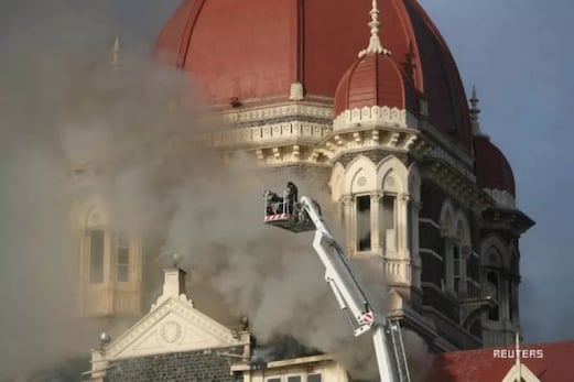 ممبئی دہشت گردانہ حملے 26/11 کے 11 سال مکمل: 60 گھنٹوں تک چلی تھی فائرنگ ممبئی دہشت گردانہ حملے 26/11 کے 11 سال مکمل: 60 گھنٹوں تک چلی تھی فائرنگ