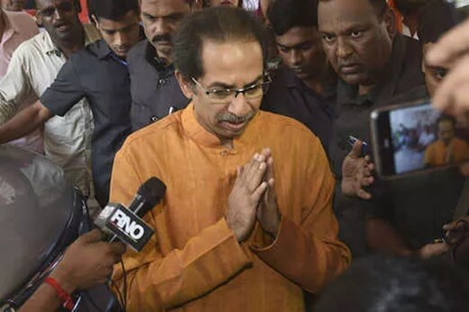 کانگریس سے شیو سینا میں آئے واحد مسلم ممبر اسمبلی نے مہاراشٹر میں اس طرح کم کی نظریاتی حریفوں کے درمیان دوری کانگریس سے شیو سینا میں آئے واحد مسلم ممبر اسمبلی نے مہاراشٹر میں اس طرح کم کی نظریاتی حریفوں کے درمیان دوری