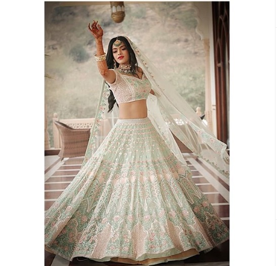 پنک سٹی میں ہوئی اس ڈیسٹینیشنب ویڈنگ میں بدھ کو مہندی سنگیت تقریب ہوئی۔ ساتھ ہی پولو میچ بھی کھیلا گیا اور جمعرات کو دونوں نے ساتھ پھیرے لئے۔ پنک سٹی میں ہوئی اس ڈیسٹینیشنب ویڈنگ میں بدھ کو مہندی سنگیت تقریب ہوئی۔ ساتھ ہی پولو میچ بھی کھیلا گیا اور جمعرات کو دونوں نے ساتھ پھیرے لئے۔