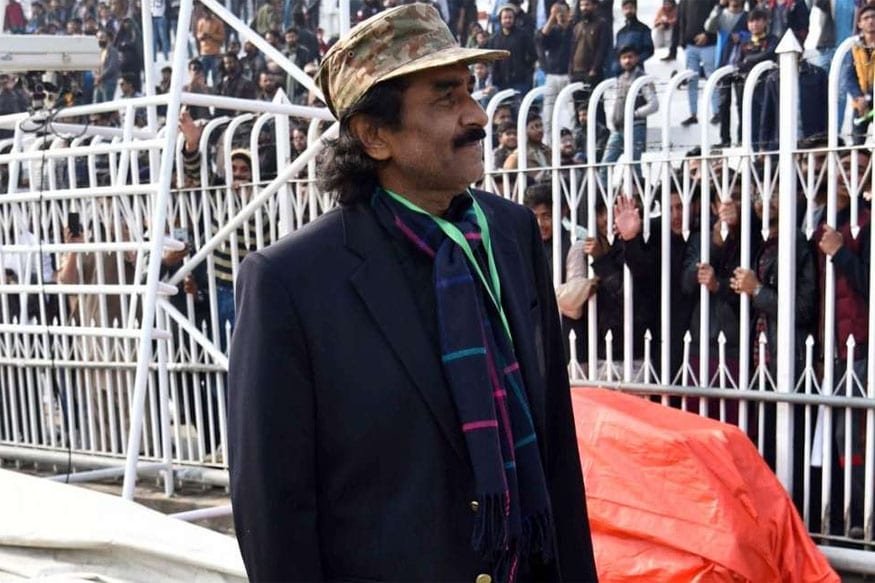 جاوید میانداد نے عرفان پٹھان کو عام گیند باز بتایا تھا۔