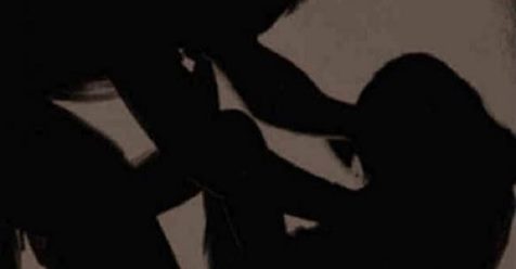 پولیس کا کہنا ہے کہ اس شخص پر کم سے کم چالیس مرتبہ ریپ کرنے کا الزام ہے۔ بتادیں کی ڈانگورہ نائجیریا کا ایک چھوٹا ساقصبہ ہے اور یہیں سے اس شخص کو گرفتار کیا گیا ہے۔ پولیس کا کہنا ہے کہ اس شخص پر کم سے کم چالیس مرتبہ ریپ کرنے کا الزام ہے۔ بتادیں کی ڈانگورہ نائجیریا کا ایک چھوٹا ساقصبہ ہے اور یہیں سے اس شخص کو گرفتار کیا گیا ہے۔