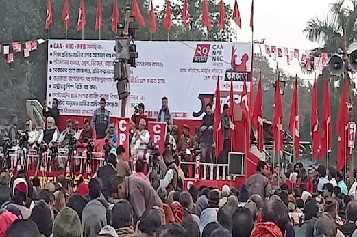 مغربی بنگال :این آرسی کی مخالفت کےباوجودحراستی کیمپ کے لیے دی گئی زمین:ممتاپر سی پی ایم نےلگایاالزام مغربی بنگال :این آرسی کی مخالفت کےباوجودحراستی کیمپ کے لیے دی گئی زمین:ممتاپر سی پی ایم نےلگایاالزام