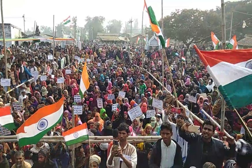 گاؤں کے احتجاج کو دیکھ کر ایسا لگتا ہیکہ گاؤں کے لوگ بھی اب کافی بیدار ہوگئے ہیں۔