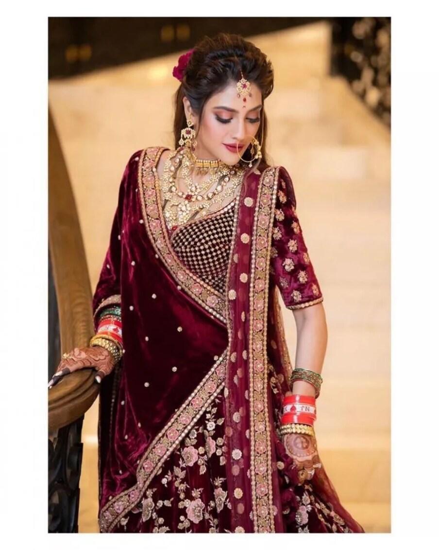  نصرت جہاں نے 19 جون 2019 کو کولکتہ کے رہنے والے بزنس مین نکھل جین سے شادی کرلی تھی اوراس شادی سے متعلق ان کی تصاویرسوشل میڈیا پروائرل ہوگئیں۔ (فوٹو: نصرت جہاں / انسٹاگرام)